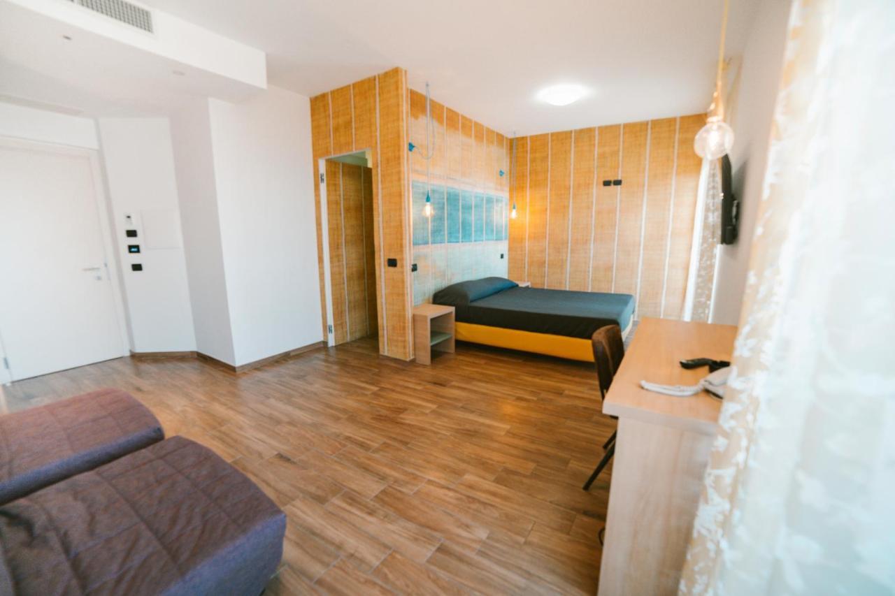 Hotel Continental San Benedetto del Tronto Exterior photo