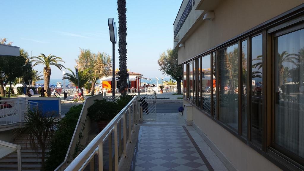 Hotel Continental San Benedetto del Tronto Exterior photo